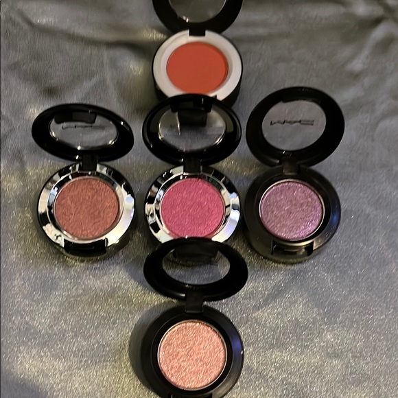 MAC eyeshadow lot - Picture 1 of 3